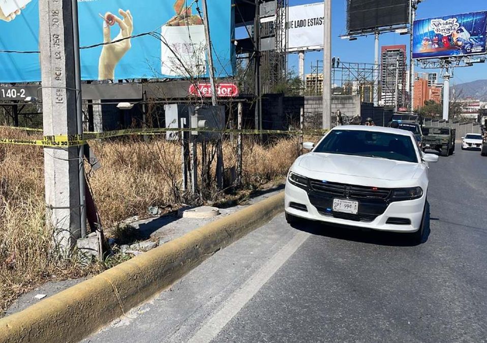 Localizan cuerpo sobre avenida Gonzalitos. | Víctor González