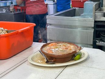 El intenso calor que se registra este miércoles de ceniza también ha impulsado las ventas de ceviche. | Pedro Delgado
