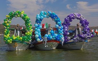 Recorrido de los Reyes Magos en la laguna de Cajititlán / Fernando Carranza