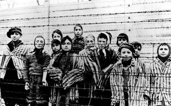 Jóvenes prisioneros de los campos de concentración nazi / Twitter @AuschwitzMuseum