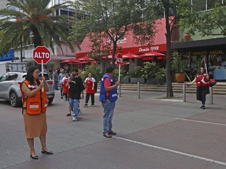 Luego de un sismo, los ciudadanos se intentan contactar con sus seres queridos | Cuartoscuro