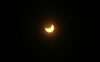 Así se ve el eclipse solar anular en CdMx/ Jorge Carballo