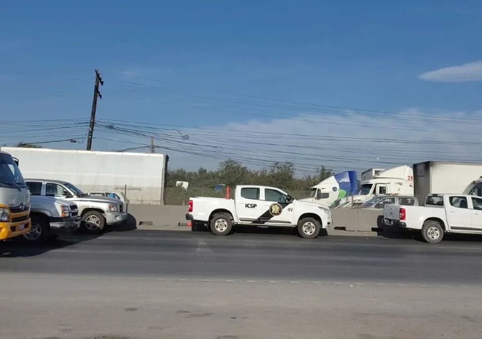 Muere persona al intentar cruzar la carretera Monterrey-Nuevo Laredo
