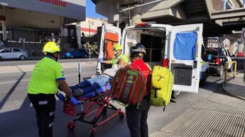 El hombre fue atendido por paramédicos. | Israel Santacruz