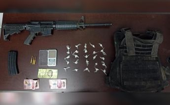 Aseguran droga y un arma en Ramones NL/ Especial