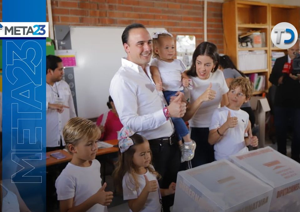 Manolo Jiménez, candidato PRI, vota por gobernador en Coahuila