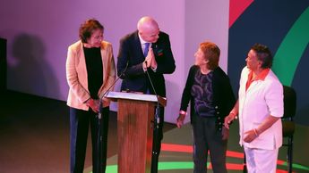 Infantino admiró el trabajo de las tres futbolistas para impulsar el futbol femenil | Rafael Montes