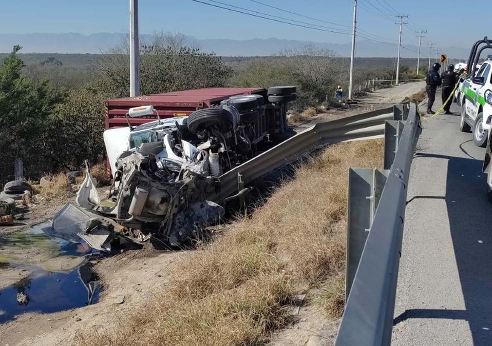 El conductor de un automóvil murió luego de chocar con un tráiler. | Agustín Martínez