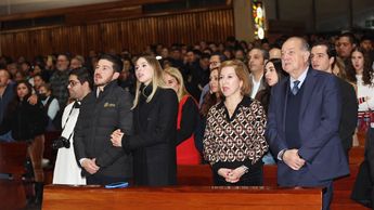 También asistió el secretario de Gobierno, Javier Navarro Velasco, junto a su esposa. | Jorge López