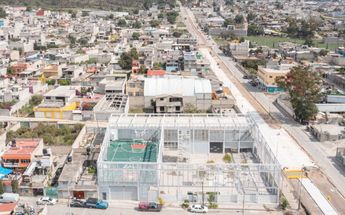La estación cuenta con cancha de usos múltiples, vestidores, dormitorios, cocina, comedor, etc. /Nilsa Hernández