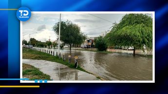 Avenida Los Pinos inundada | Adrián Navarro