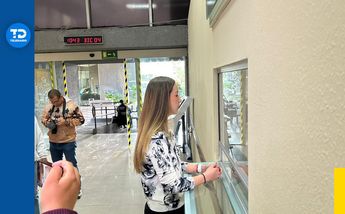 Entregan documento a la oficialía de partes del edificio legislativo | Víctor González Garza