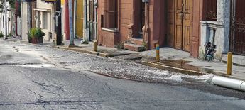 El agua ha corrido por calles del Barrio Antiguo sin cesar. | Francisco Zúñiga Esquivel