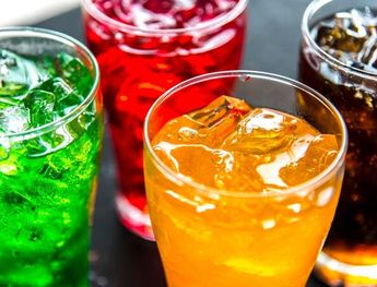 Los refrescos y otras bebidas azucaradas subirán de precio a partir del 1 de enero 2025 | Freepik