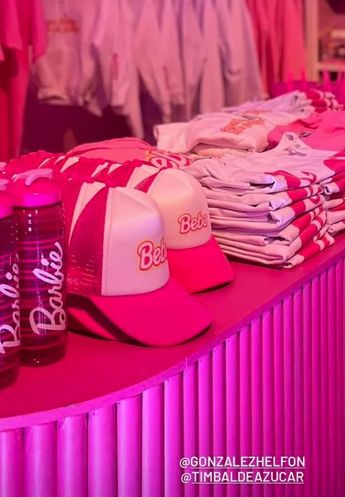 La fiesta de la hija menor del Canelo contó con diversos recuerdo de Barbie