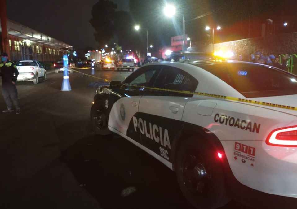 Atropellan a cuatro policìas en calzada de Tlalpan / Carlos Tejeda