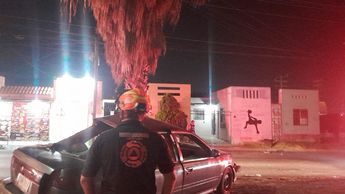 A la zona también llegaron elementos de Tránsito de García y peritos para investigar las causas del accidente. | Especial