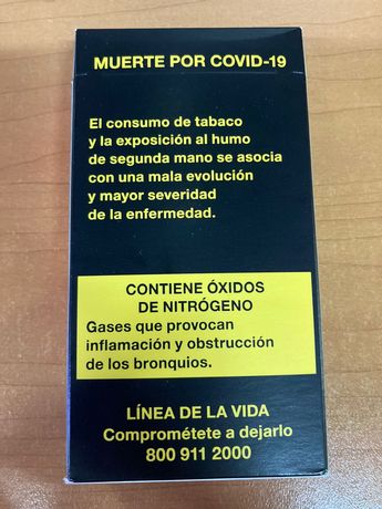 Las cajetillas de cigarros legales cuentan con leyendas sobre riesgos a la salud en el 100 por ciento de la cara posterior. | Carlos Ortega