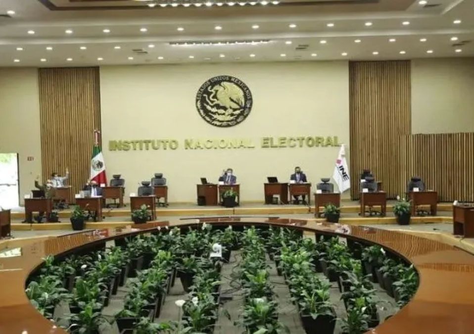 AMLO publica 'Plan B' de la reforma electoral en el Diario Oficial de la Federación