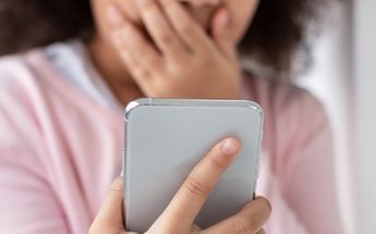 Sarah buscó en Google lo que podría tener su hijo, situación que la alertó aún más / Freepik