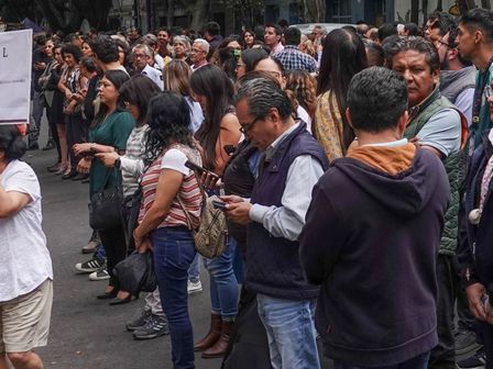 Durante un sismo es importante seguir las indicaciones de Protección Civil y brigadas. | Rogelio Morales | Cuartoscuro