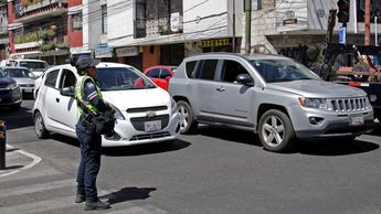 El pago del control vehicular es obligatorio y quienes cumplan con el trámite tienen descuento del 100% en la tenencia | Archivo