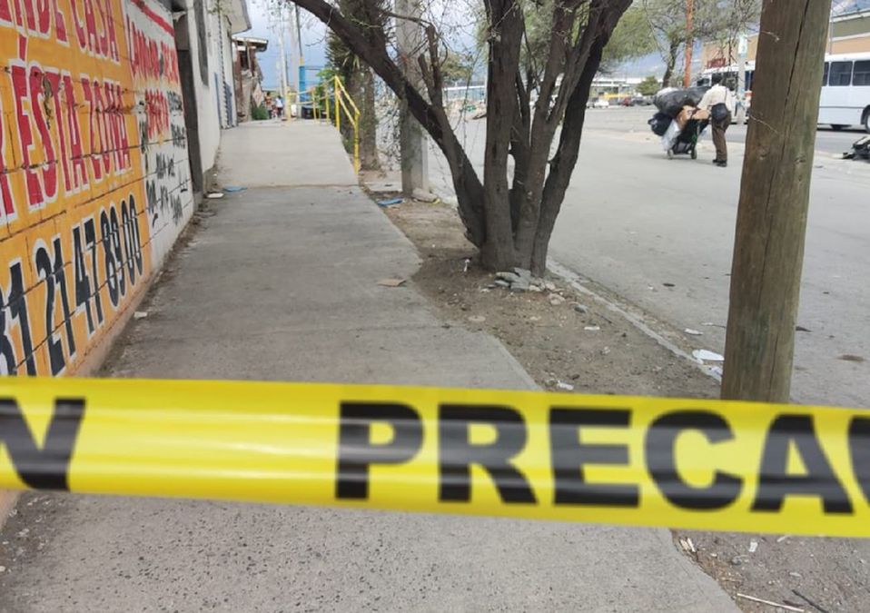 Abandonan dos cuerpos dentro de bolsas en Escobedo. | Francisco Zúñiga