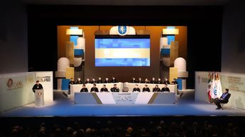 Joan Manuel Serrat recibe doctorado honoris causa de la UANL | Luis Guerra