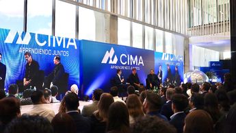 Arturo Elías Ayup en el panel de CIMA | Especial