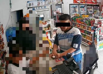 El robo fue captado por cámaras de seguridad de un negocio en la colonia Mirasierra, en Saltillo.