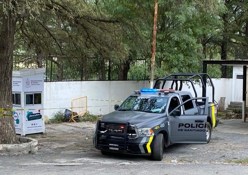 Hallan un cuerpo en Cadereyta y otro en Santiago, NL