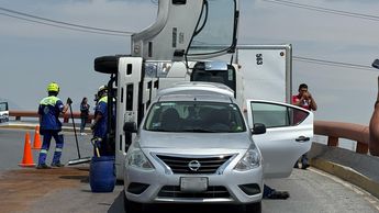 El accidente provocó el derrame de combustible. | Marcela Cuevas