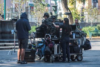 El equipo de filmación de "Mal de Amores" ha sido captado junto a fuente de San Miguel, en Puebla / Agencia Es Imagen