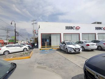 El hombre fingió ser cliente y al llegar a la caja exigió dinero empuñando un arma de fuego. | Agustín Martínez