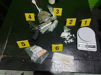 Autoridades aseguraron drogas, un arma y dinero en efectivo. | Cortesía