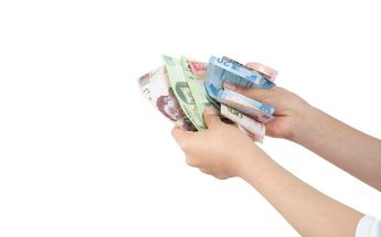 Banco Azteca NO permite realizar depósitos en OXXO | Freepik