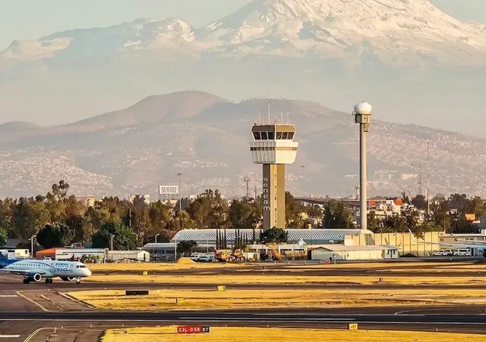 En AICM, intento de robo colapsó sistema para migrantes