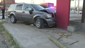 Auto choca contra negocio de comida en Torreón; conductor iba en camino a consulta médica