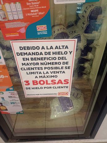 Oxxo limita venta de hielos en CdMx
