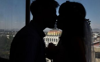Al finalizar a las parejas le tomaron una foto de recuerdo /Haarón Álvarez