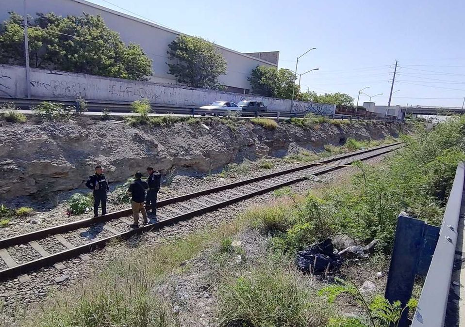 También al sitio llegó seguridad privada de la compañía ferroviaria que opera sobre la ruta. | Agustín Martínez