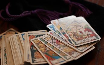 Las cartas del tarot también serán parte del estudio de esta licenciatura / Pixabay