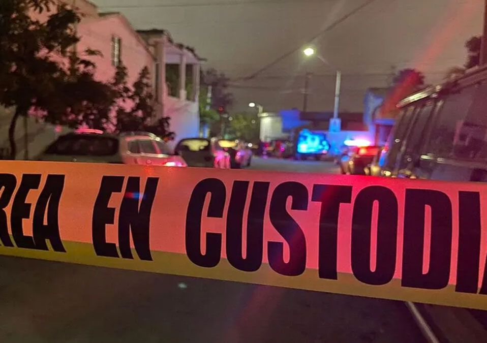Asesinan a balazos a un joven en la colonia Blas Chumacero
