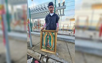 Armando Ortiz agradece a la virgencita de cuidar a su familia / Juan Carlos Munguía