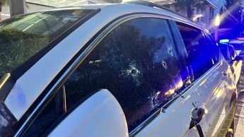 Daños provocados a la camioneta de la víctima por los impactos de bala del lado del conductor | Usi Toledo