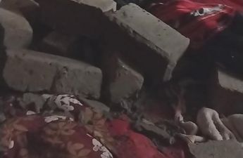 El hombre se encontraba durmiendo con su esposa cuando los bloques de concreto le cayeron encima | Telediario
