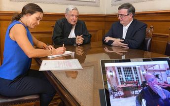 Ante pandemia por covid-19, AMLO conversa con Larry Fink, presidente de BlackRock