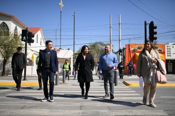 El municipio de Monterrey apoyó al Distrito Tec en la instalación de un semáforo peatonal. / Especial