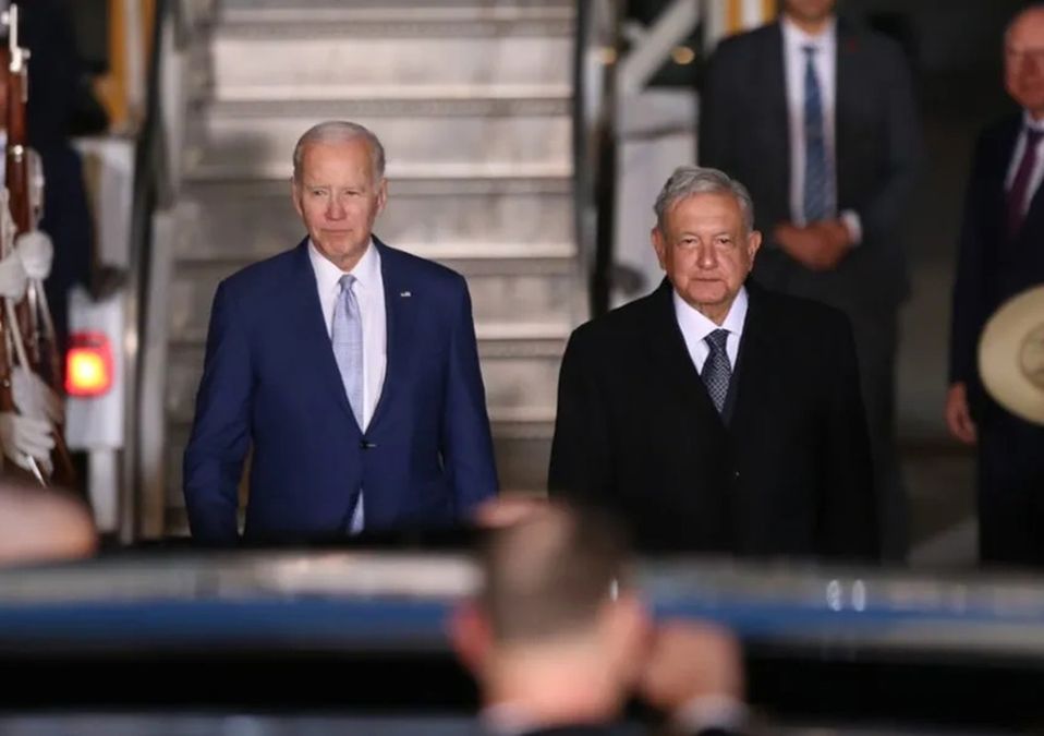Joe Biden llega a México; aterriza en el AIFA