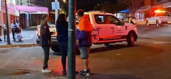 Vehículo de la Fiscalía del Estado de Jalisco en el lugar donde la mujer fue atropellada | Telediario
